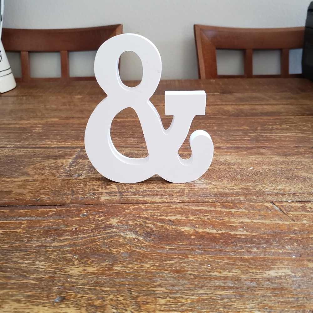 Ampersand sign